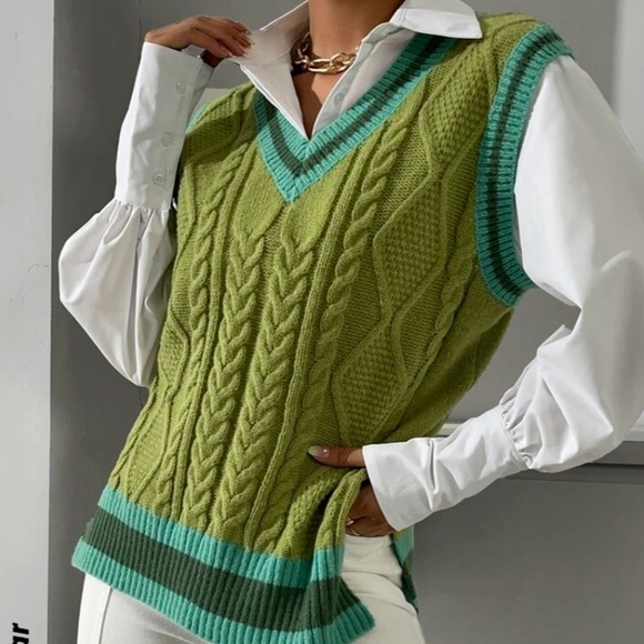 SHEIN Sweaters - SHEIN Striped Trim Split Hem Sweater Vest Size M